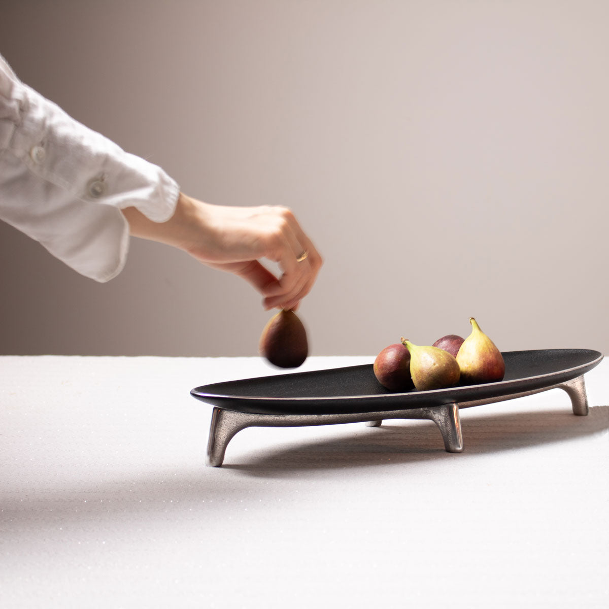 Oval Pedestal Serving Trays for Table – Ideal Candle, Sweet, Dessert Trays - black - side