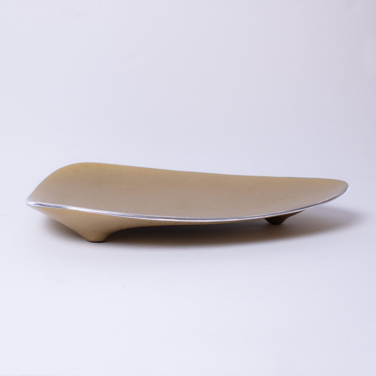 Decorative Pedestal Gold Plate - Close Look