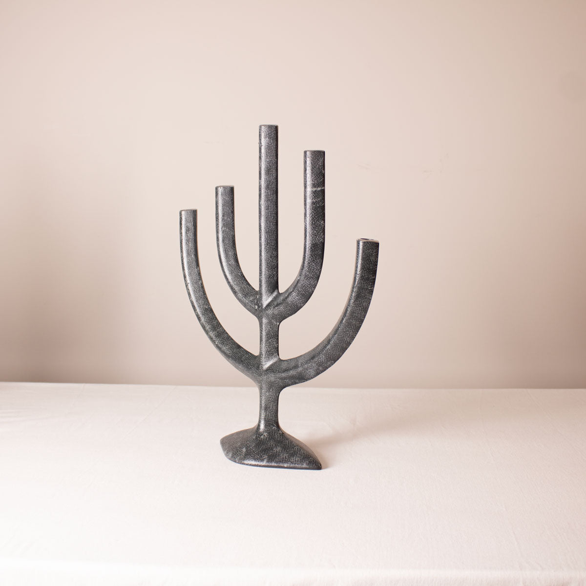 Aluminum tree-shaped candleholder in gray color